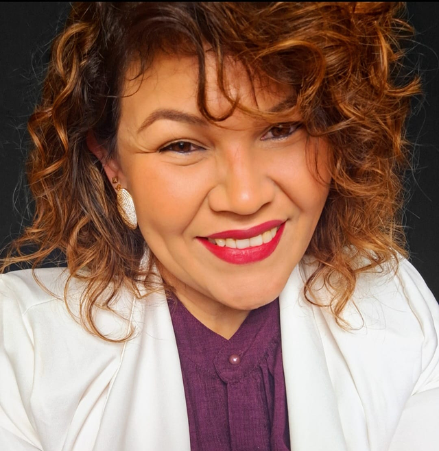 Profa. Elisangela Gois de Souza